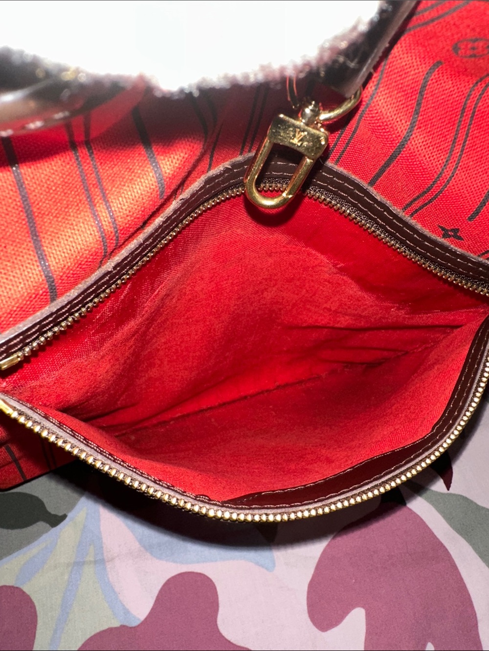 Louis Vuitton Damier Ebene Neverfull MM - Picture 14 of 15